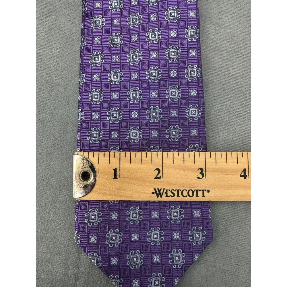 Brooks Brothers 346 Mens Silk Tie Purple Silver Geometric Medallion Woven‎ USA